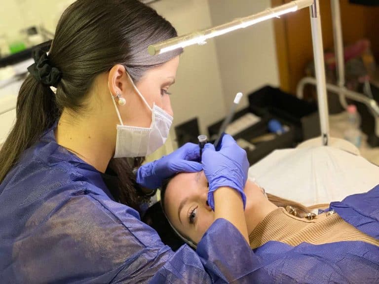 corso microblading in aula