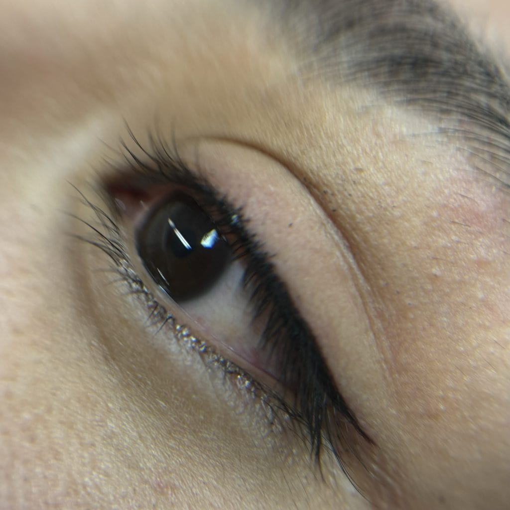 Eyeliner grafico PMU