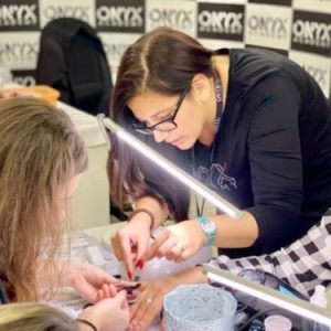 corso ricostruzione unghie supporto dell'insegnante