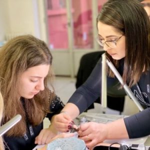 Bianca Mercuri insegnante - corso ricostruzione unghie